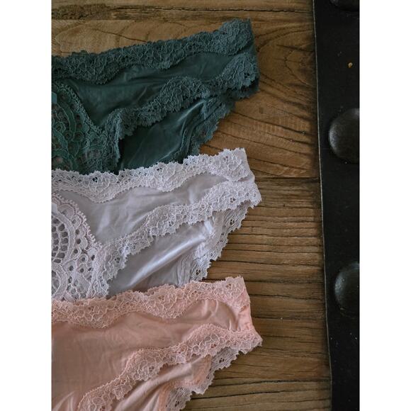 Victoria's Secret Dream Angels Cheekini Panty Bundle sz XS New - Picture 2 of 4